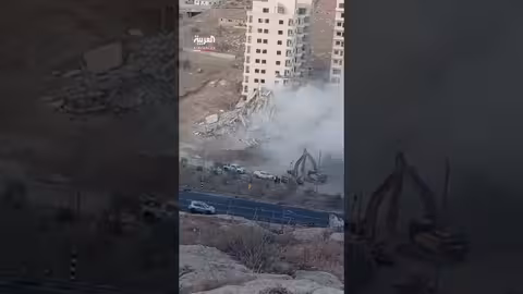 هدم آليات إسرائيلية لمبنى سكني في بيت لحم