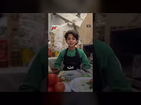 طفل فلسطيني ورث شغف الطبخ عن والده الشهيد