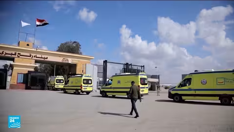 إسرائيل تفتح معبر رفح جزئيا أمام الأفراد