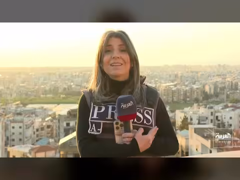 انفجارات تهز منشأة أصفهان النووية وقاعدة جوية في إيران