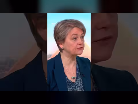 وزيرة الخارجية البريطانية: نسعى لحل سريع لأمن مضيق هرمز