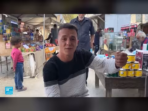 سكان غزة يتابعون الانتخابات البلدية الفلسطينية