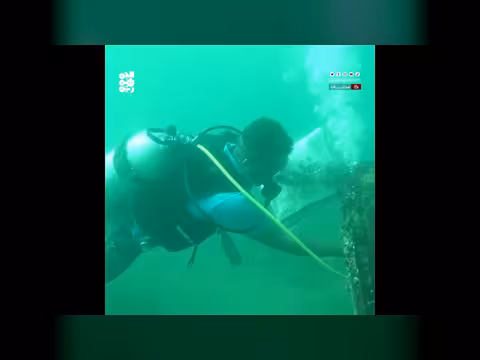 انطلاق مبادرة تنظيف حوض ميناء المكلا