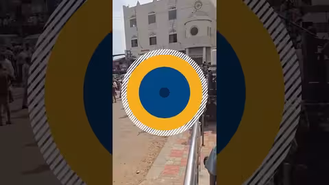 تظاهرة لمنتسبي الجيش والأمن أمام معاشيق للمطالبة بالرواتب