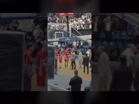 الشرع يفتتح صالة رياضية يلعب فيها كرة السلة