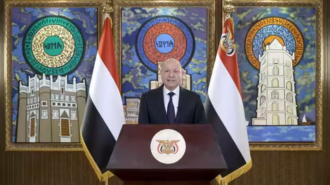 كلمة الرئيس رشاد العليمي حول استلام المعسكرات